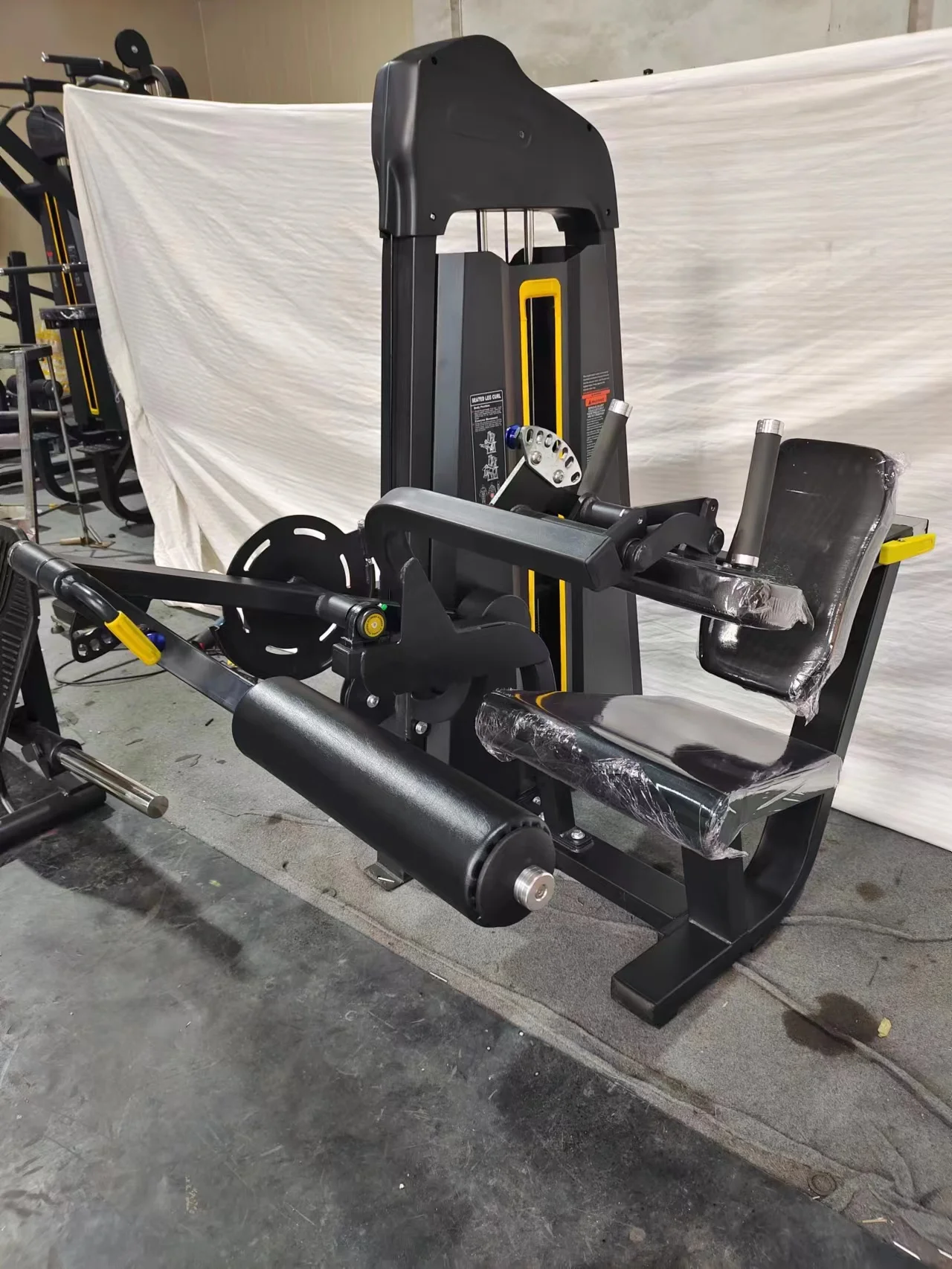 Gym Fitness Equipment Home Mac - огляд і ціна Home Gym Leg Extension